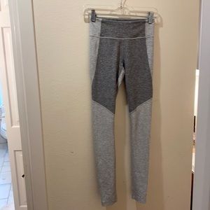 Outdoor Voices 7/8 two tone leggings